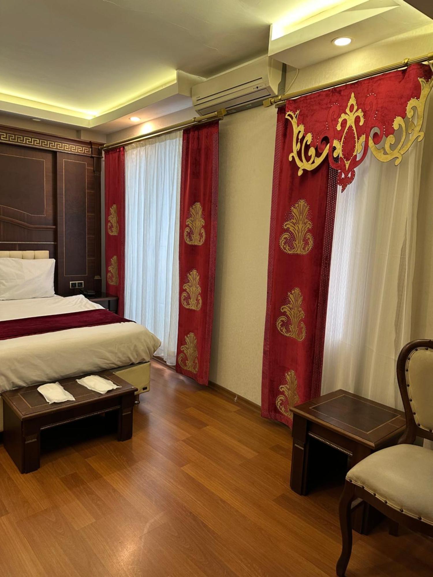 Napolyon Hotel Истанбул Екстериор снимка